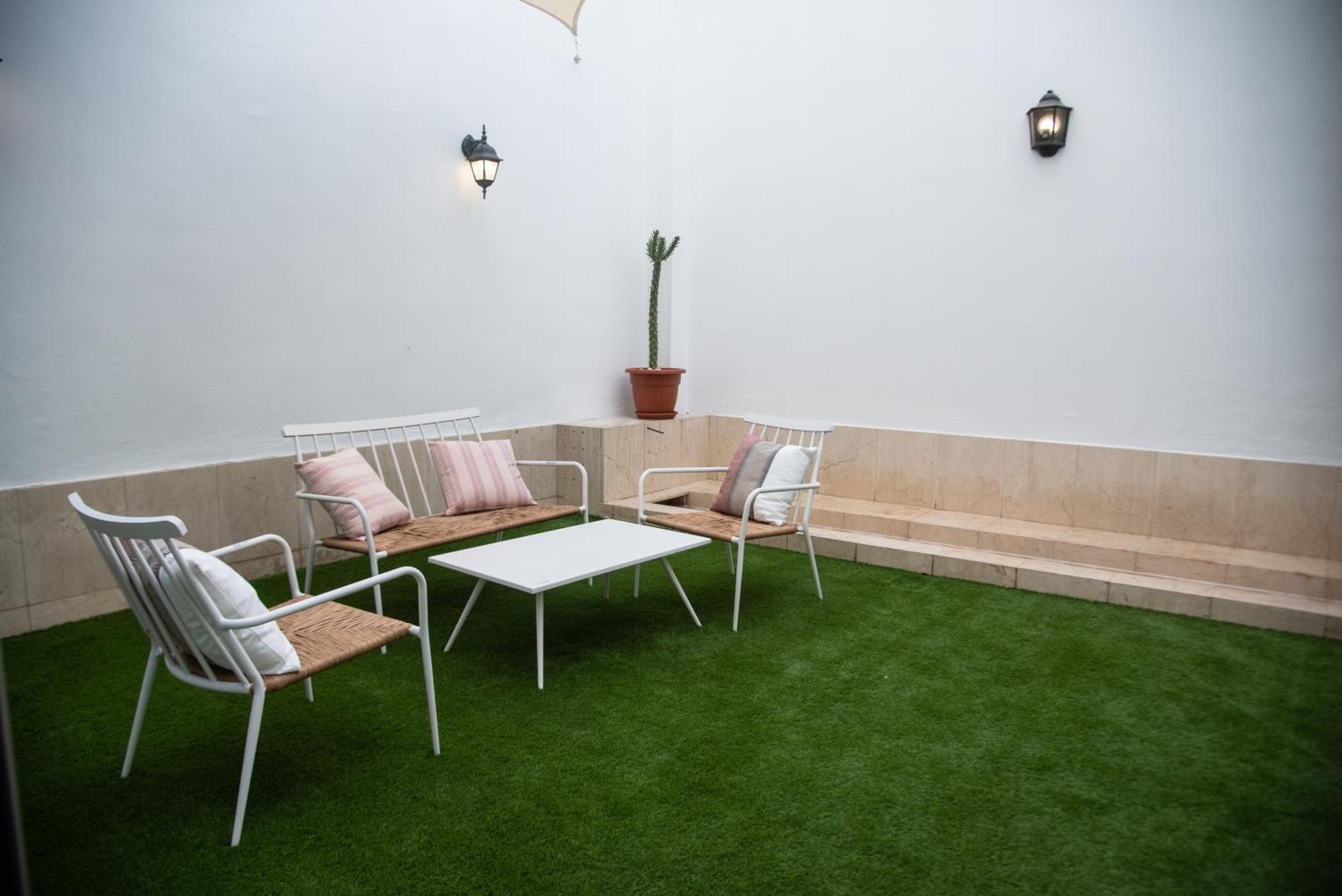 Tentudia Charming Apartments With Private Roof-Top Or Patio In San Bernardo By Ocityzen Sevilla Exteriör bild