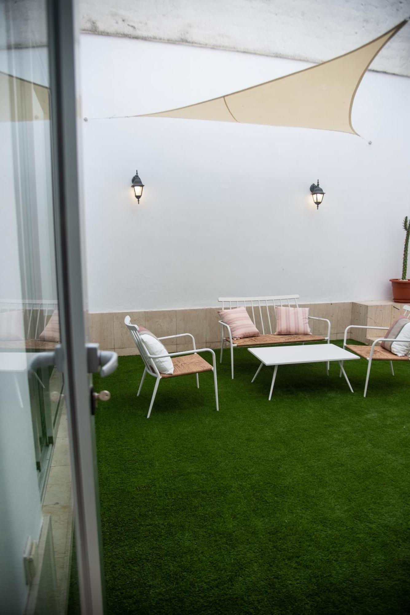 Tentudia Charming Apartments With Private Roof-Top Or Patio In San Bernardo By Ocityzen Sevilla Exteriör bild