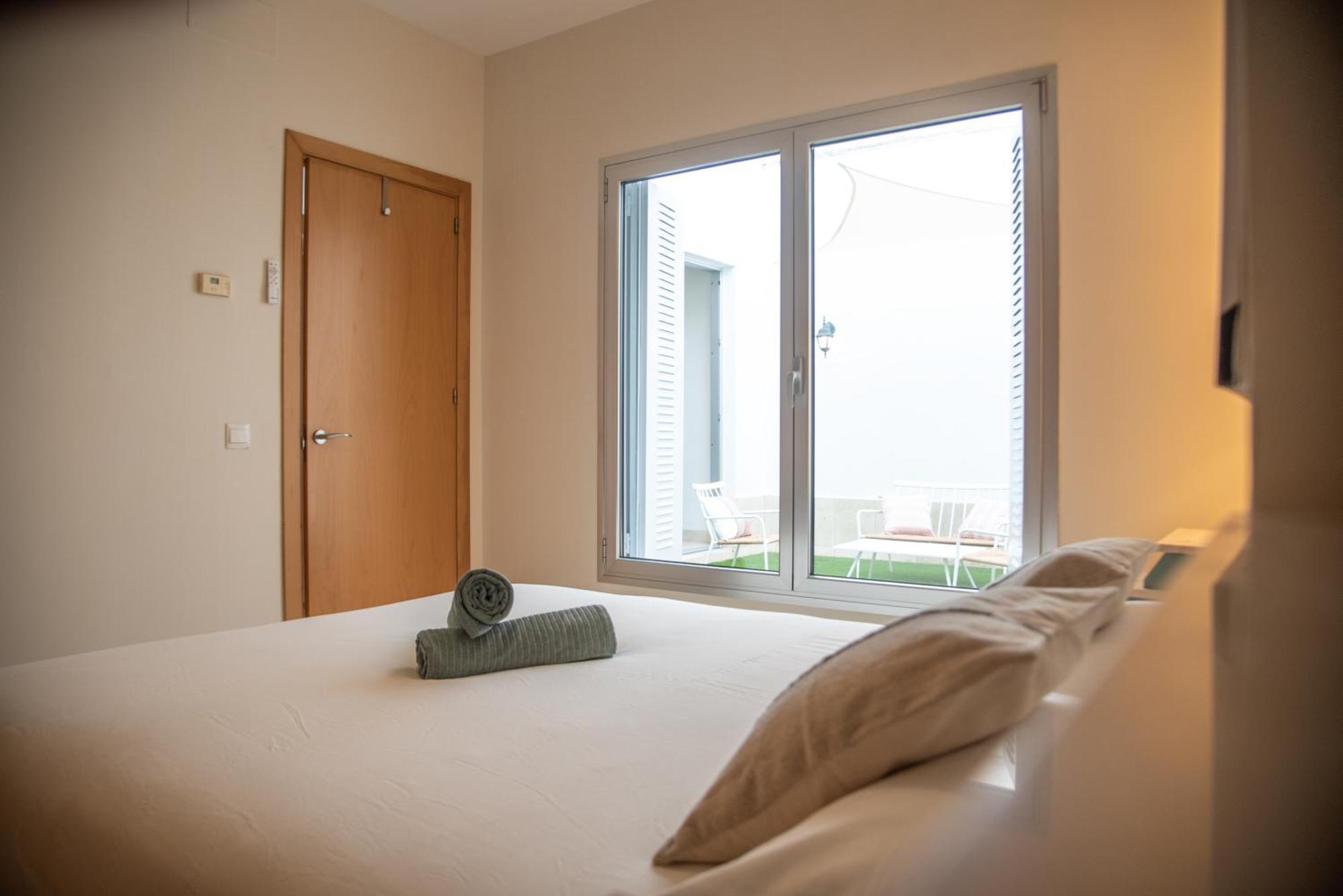 Tentudia Charming Apartments With Private Roof-Top Or Patio In San Bernardo By Ocityzen Sevilla Exteriör bild