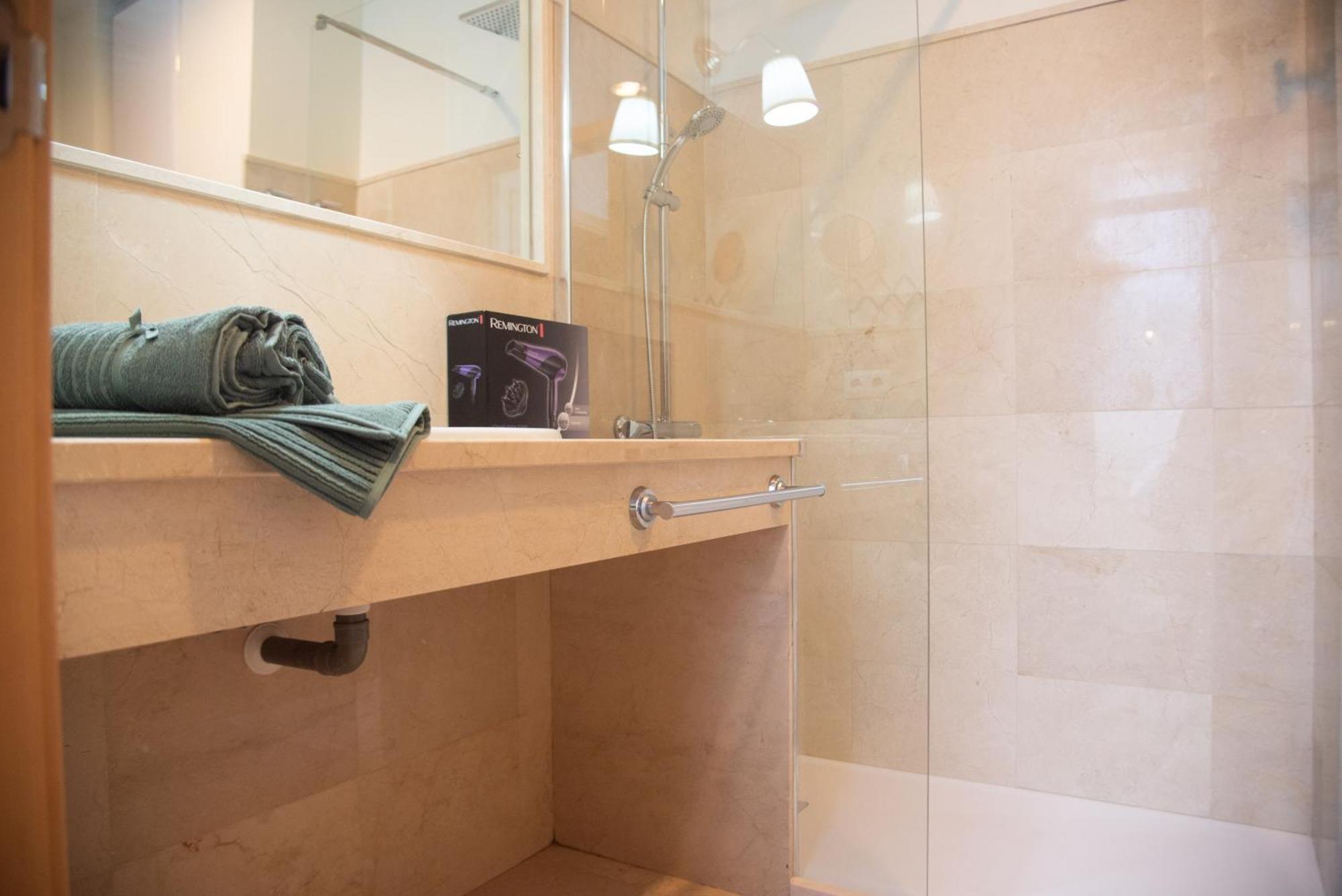 Tentudia Charming Apartments With Private Roof-Top Or Patio In San Bernardo By Ocityzen Sevilla Exteriör bild