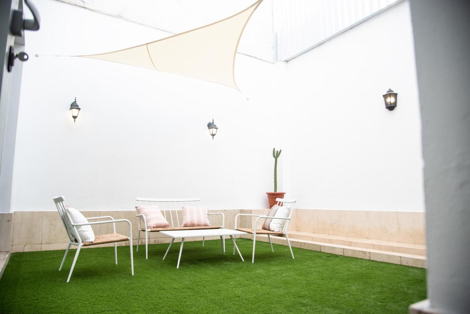 Tentudia Charming Apartments With Private Roof-Top Or Patio In San Bernardo By Ocityzen Sevilla Exteriör bild