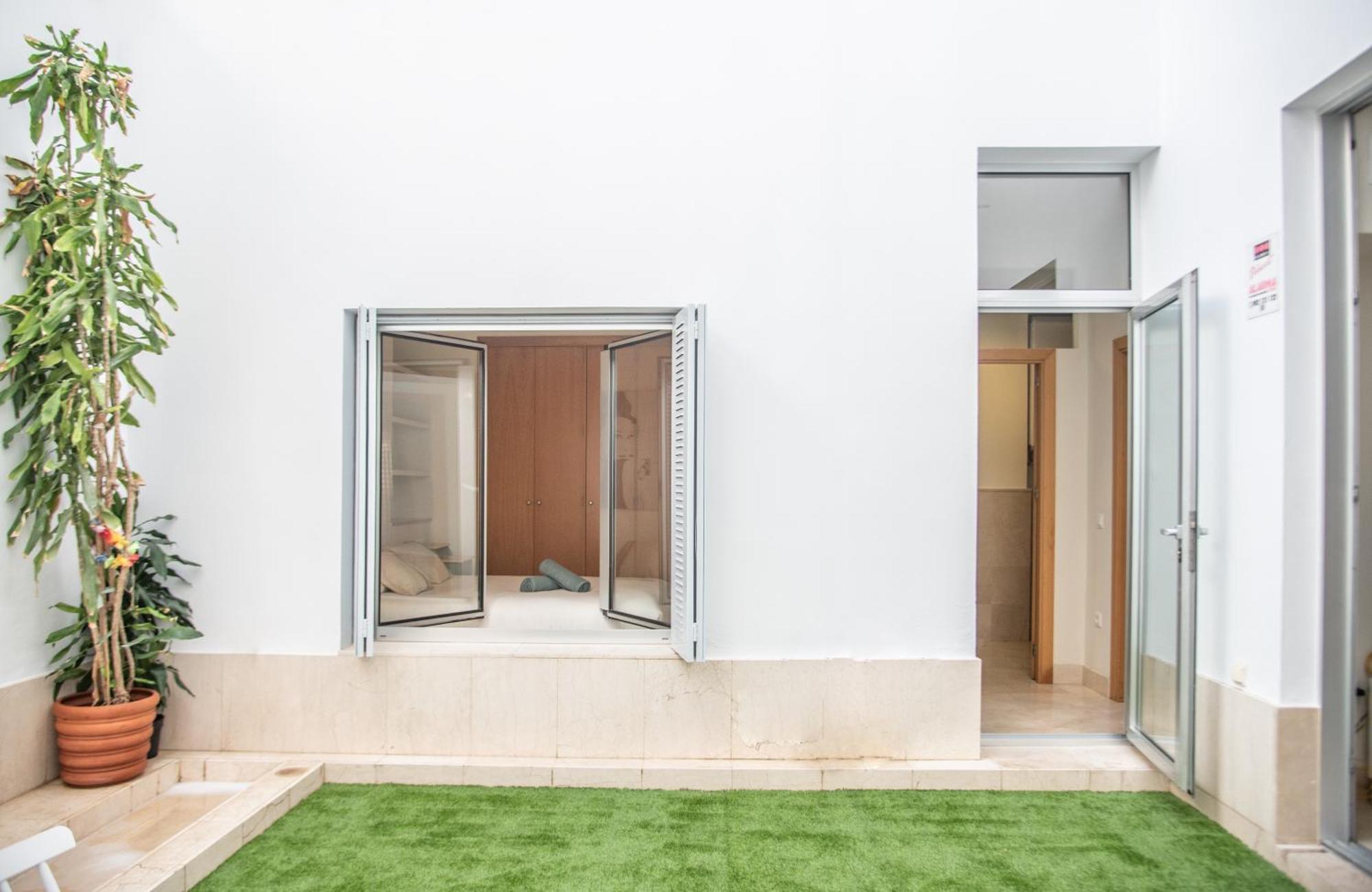 Tentudia Charming Apartments With Private Roof-Top Or Patio In San Bernardo By Ocityzen Sevilla Exteriör bild