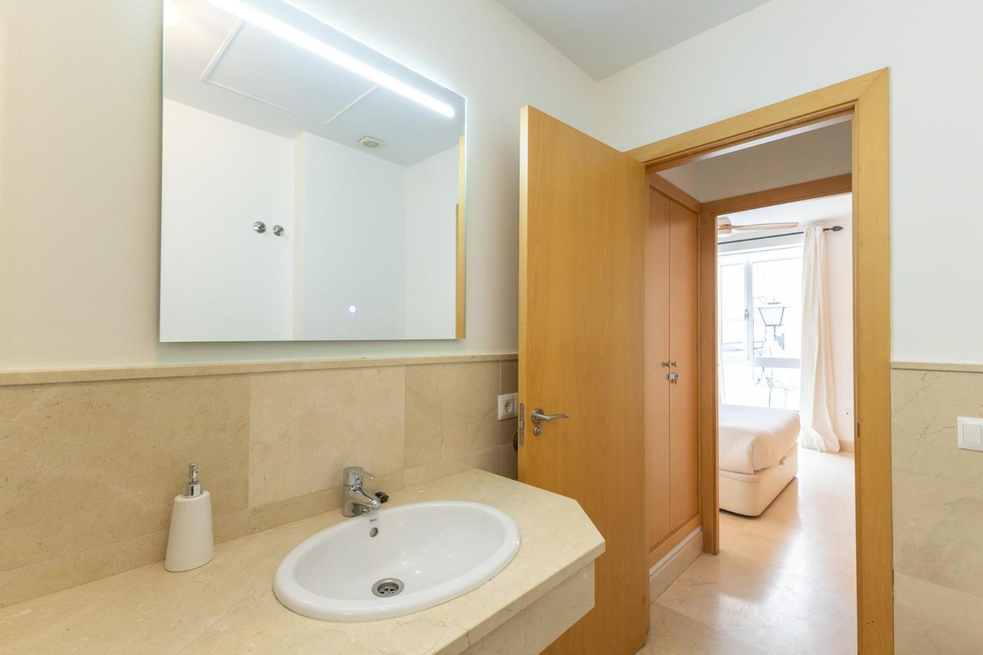 Tentudia Charming Apartments With Private Roof-Top Or Patio In San Bernardo By Ocityzen Sevilla Exteriör bild