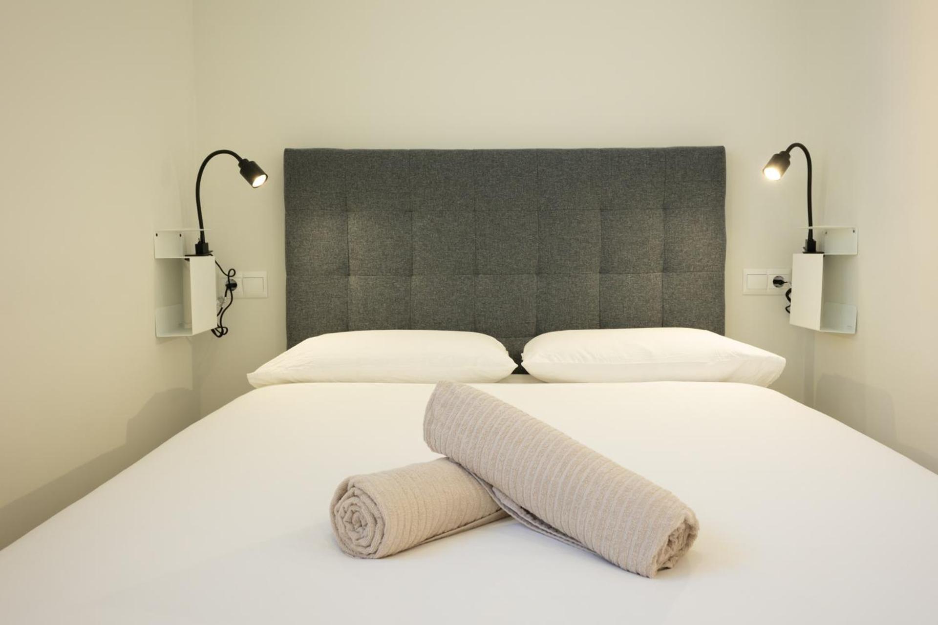 Tentudia Charming Apartments With Private Roof-Top Or Patio In San Bernardo By Ocityzen Sevilla Exteriör bild